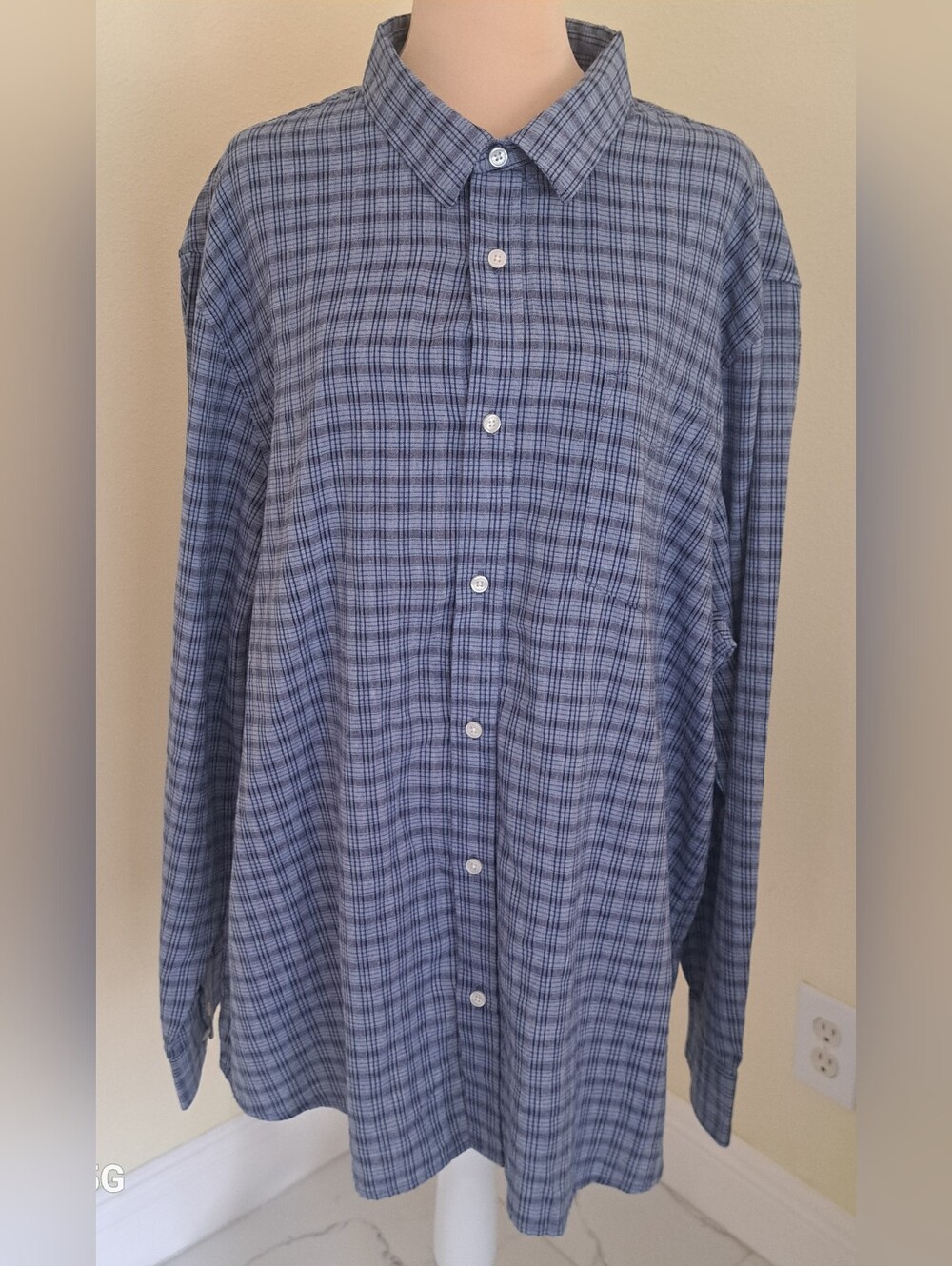 Men’s Blue Plaid Long-Sleeve Button-Down Shirt